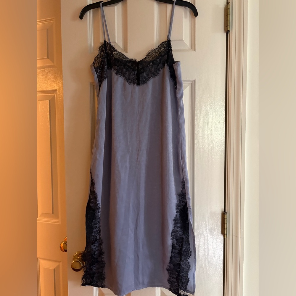 Elegant Lace Trim Nightgown - Black and Gray